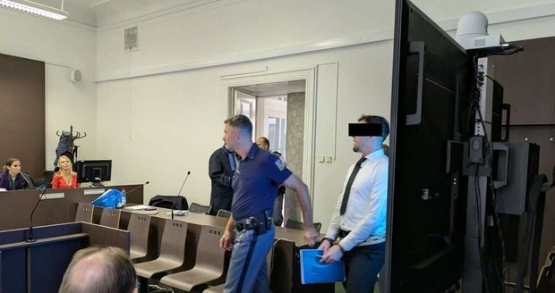 Obžalovaný na soudě