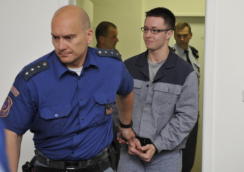 Nejvyšší soud (NS) zrušil 20. května Lukáši Nečesanému trest 13 let vězení.