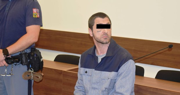 Žárlivý opilec Karel: Soka pobodal v plné hospodě! Bránil jsem se, tvrdí.