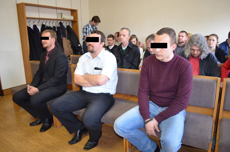 Policisté zleva Miroslav V. (35), Ondřej P. (29) a Jakub V. (29)