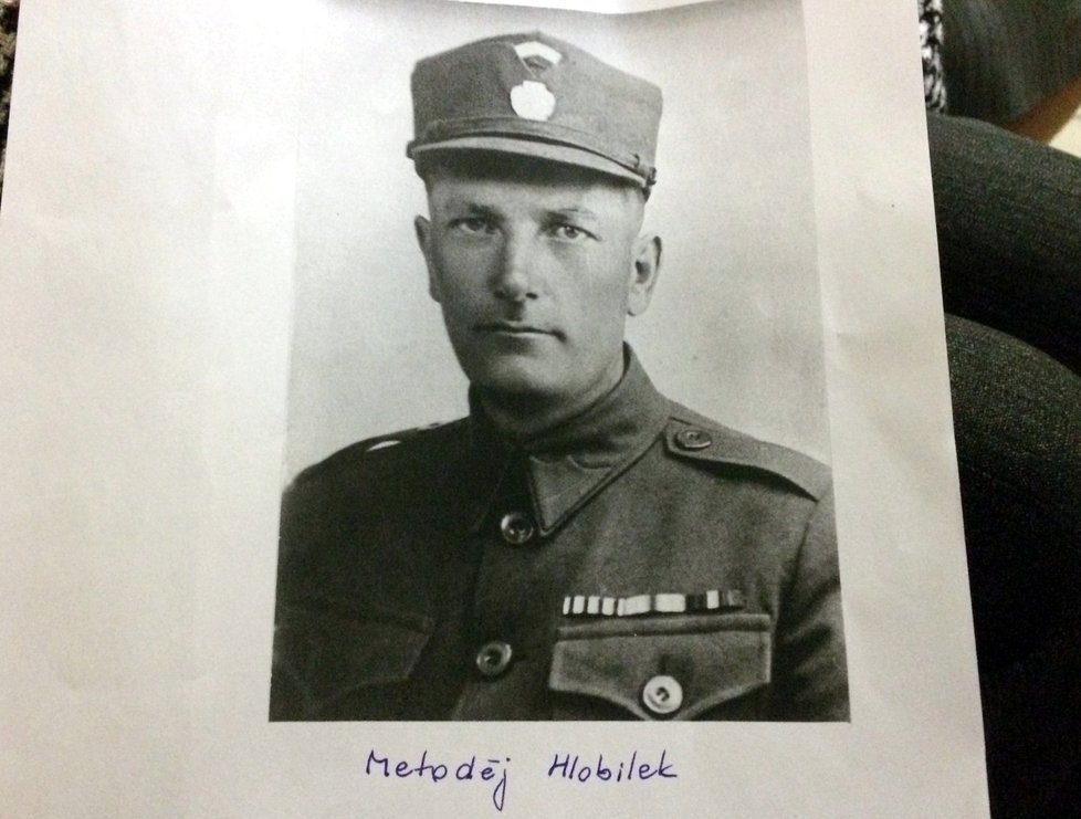 Metoděj Hlobílek (1895–1975) na rodinné fotografii, kterou k okresnímu soudu v Hodoníně přinesla jeho dcera Eliška Kolečkářová.