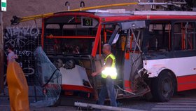 Ranní nehoda trolejbusu v Českých Budějovicích: Osm zraněných, zablokovaná doprava (ilustrační foto)