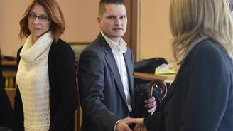 Jsme nevinní, vypověděli manažeři Key Investments. Měli podvést klienty