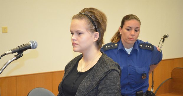 Za brutální vraždu Václava (†37) dostala Simona (19) definitivně 18 let vězení.