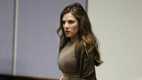 Vdova po "Americkém sniperovi" Taya se dnes u soudu setkala s vrahem svého muže