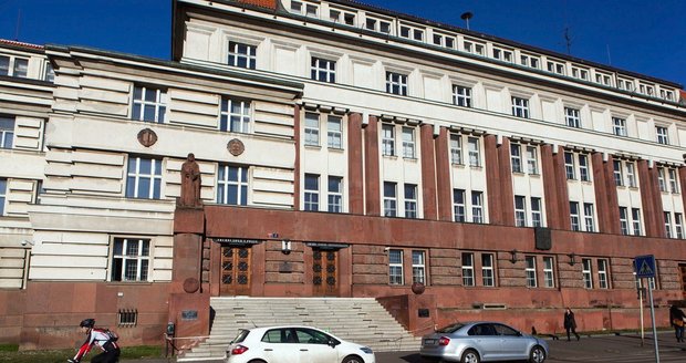 Budova vrchního soudu a vrchního státního zastupitelství v Praze 