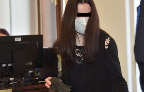 Davídkovi (4 měs.) měla zpřerážet obě ruce a poškodit mozek! Byl to kocour, hájí se matka