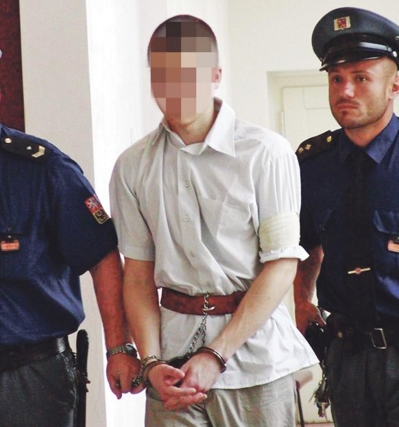 Tehdy 16letý Vladimír ubodal během vyučování kantora.
