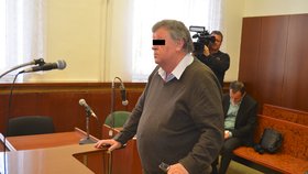 O astronomických sedm milionů obral za osm let věřitele i dlužníky povedený exekutor Čeněk B. (57) z Kyjova. Šest let vězení se mu za to zdá příliš a neustále se odvolává.