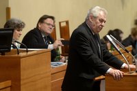 Ústavní soud je na pokraji kolapsu, dupl si Zeman: Senát za chvíli zvolil čtyři nové soudce