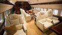 Boeing 757 bývalého amerického prezidenta a podnikatele Donalda Trumpa má luxusní interiér s příslušenstvím z 24karátového zlata.