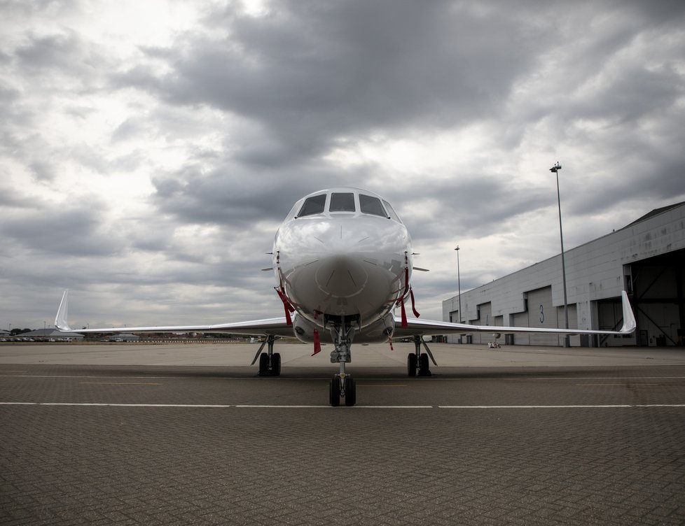 Soukromý tryskáč Dassault Falcon 900LX, nová posila RAF pro 14 VIP.