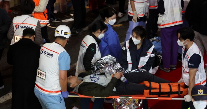 Děsivý Halloween v Soulu: Při oslavách zemřelo nejméně 59 lidí, 150 se zranilo, 50 osob mělo zástavu srdce