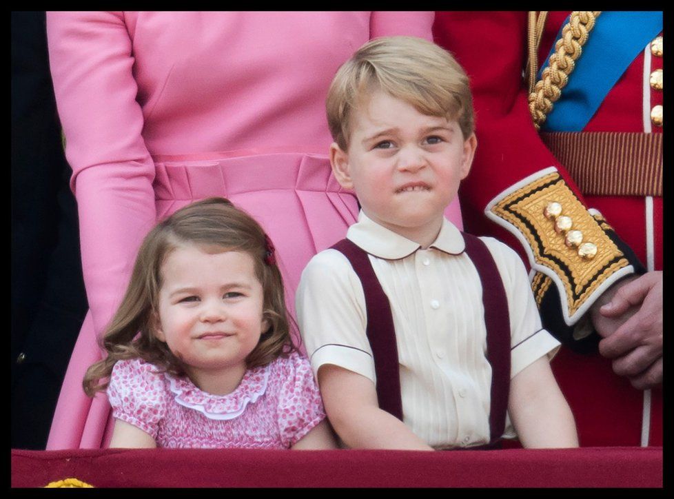 Princ George s princeznou Charlotte.