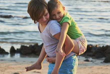Proč děti o prázdninách rostou rychleji než jindy? Nezkazte jim to!