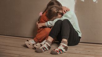 Taktiky toxických rodičů: Poznáte zraňující vzorce? Taktiky toxických rodičů: Poznáte zraňující vzorce?