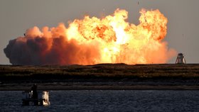 Muskův Starship: Prototyp rakety společnosti SpaceX se při přistání roztrhl.