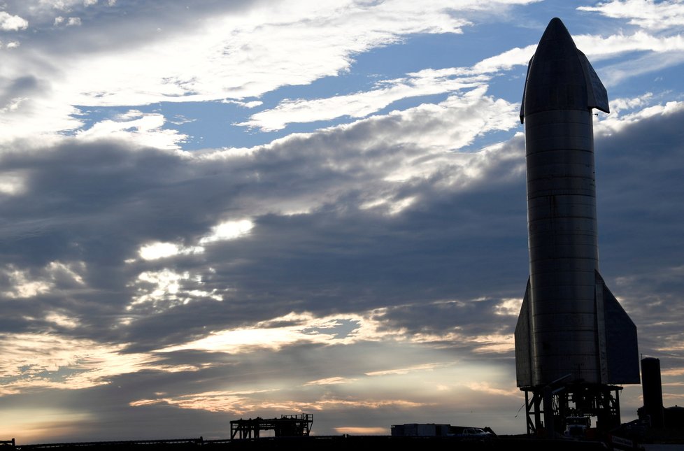 Starship: Prototyp rakety společnosti SpaceX se při přistání roztrhl