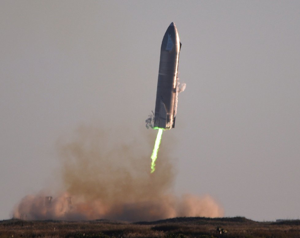 Starship: Prototyp rakety společnosti SpaceX se při přistání roztrhl