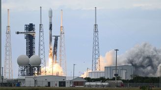 Základna i jaderné reaktory na Měsíci. Jak dobyvatel vesmíru Trump přihrává zakázky do české kasičky Základna i jaderné reaktory na Měsíci. Jak dobyvatel vesmíru Trump přihrává zakázky do české kasičky