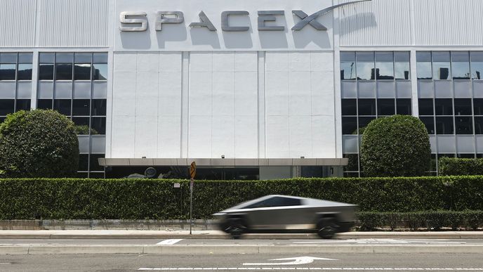 Space X si jde na burzu pro 75 miliard dolarů. Space X si jde na burzu pro 75 miliard dolarů.