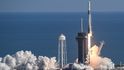 Start nové a větší verze bezpilotní zásobovací lodi Cargo Dragon společnosti SpaceX z amerického Kennedyho vesmírného střediska na Mezinárodní vesmírnou stanici (ISS)