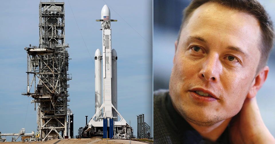 Společnost SpaceX Elona Muska v úterý testuje svoji nejsilnější raketu Falcon Heavy.