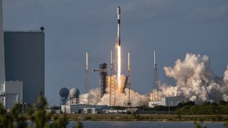 Historický úpis akcií SpaceX na trhu Nasdaq ohrožuje dominanci Tesly a láká miliony drobných investorů Historický úpis akcií SpaceX na trhu Nasdaq ohrožuje dominanci Tesly a láká miliony drobných investorů