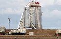 Starhopper už bez špičky, nahoře z něj vykukuje vršek tlakové nádrže na palivo