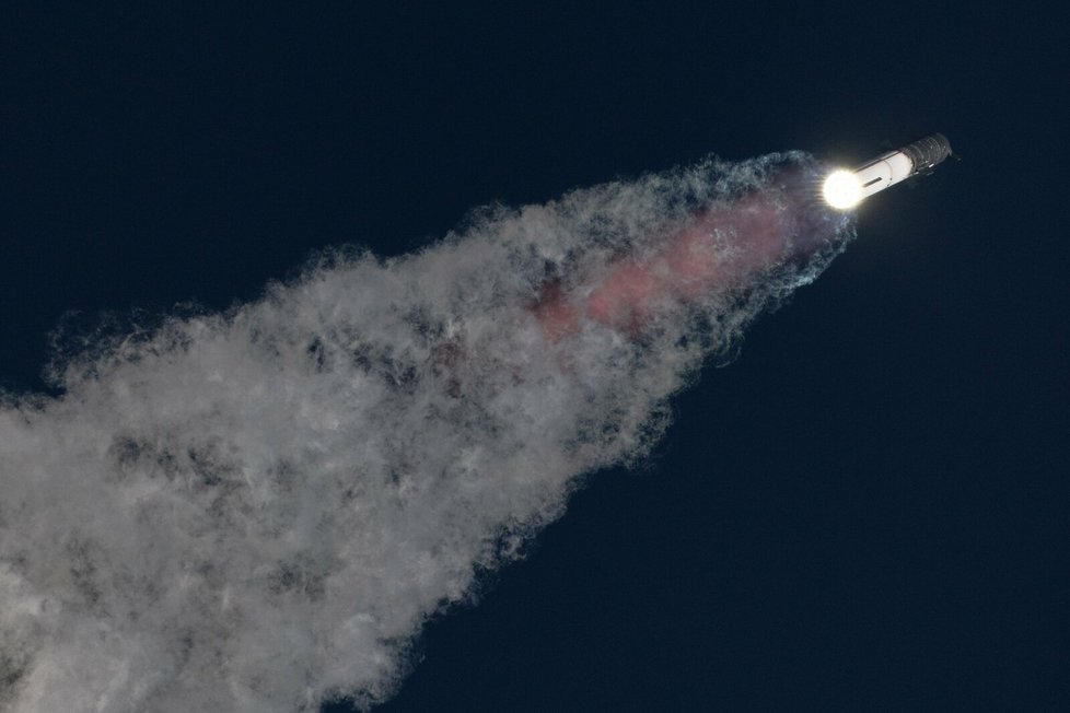 Při druhém pokusu Starship dosáhla oběžné dráhy (18. 11. 2023).