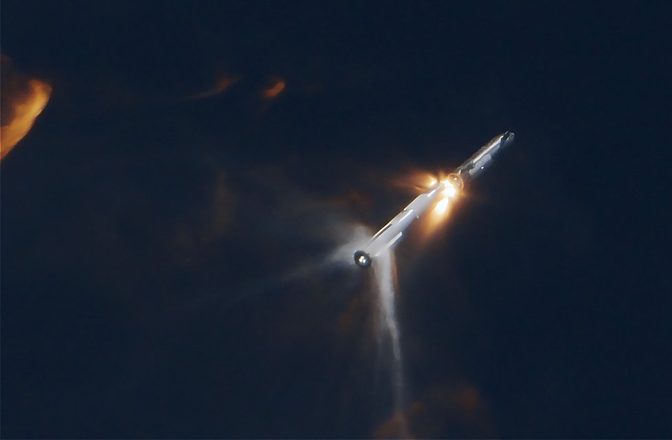 Hlavní úspěch testu: Starship se oddělila od boosteru Super Heavy (18. 11. 2023).