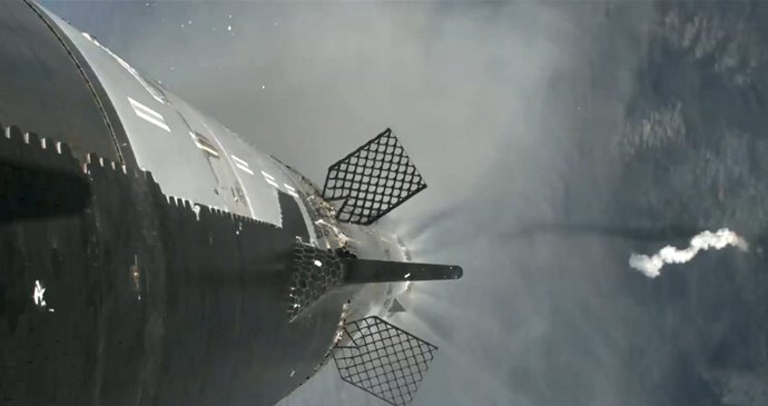 Musk dostal obří raketu na oběžnou dráhu. Dvakrát už Starship vybuchla předčasně