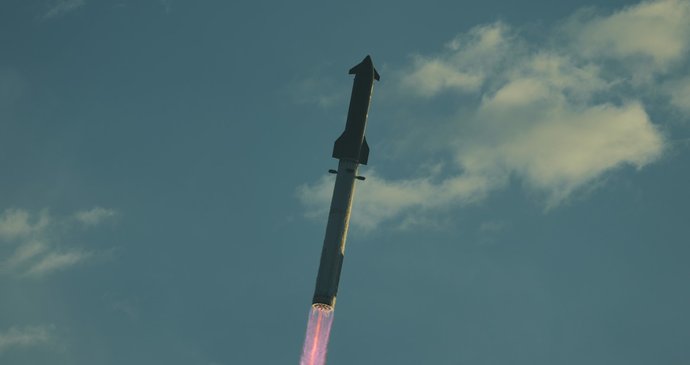 První orbitální start Starship (28. 9. 2026).