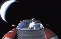 Tesla Roadster se Starmanem