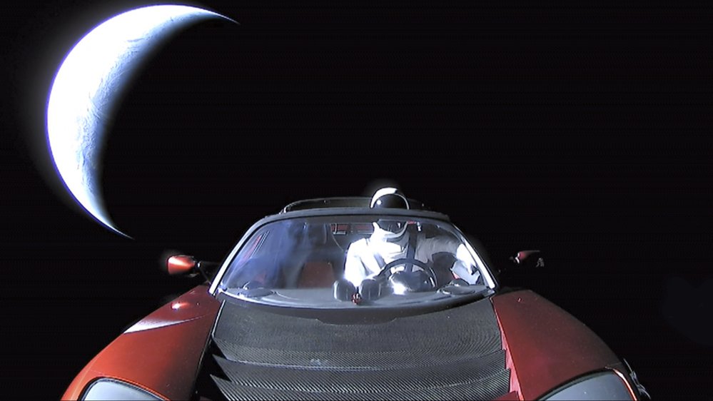 Tesla Roadster se Starmanem