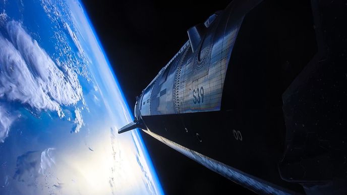 Americká vesmírná společnost SpaceX hodlá z primární veřejné nabídky akcií (IPO) získat 75 miliard dolarů (1,56 bilionu korun), oznámila to ve středu v materiálech pro burzovní komisi. Americká vesmírná společnost SpaceX hodlá z primární veřejné nabídky akcií (IPO) získat 75 miliard dolarů (1,56 bilionu korun), oznámila to ve středu v materiálech pro burzovní komisi.