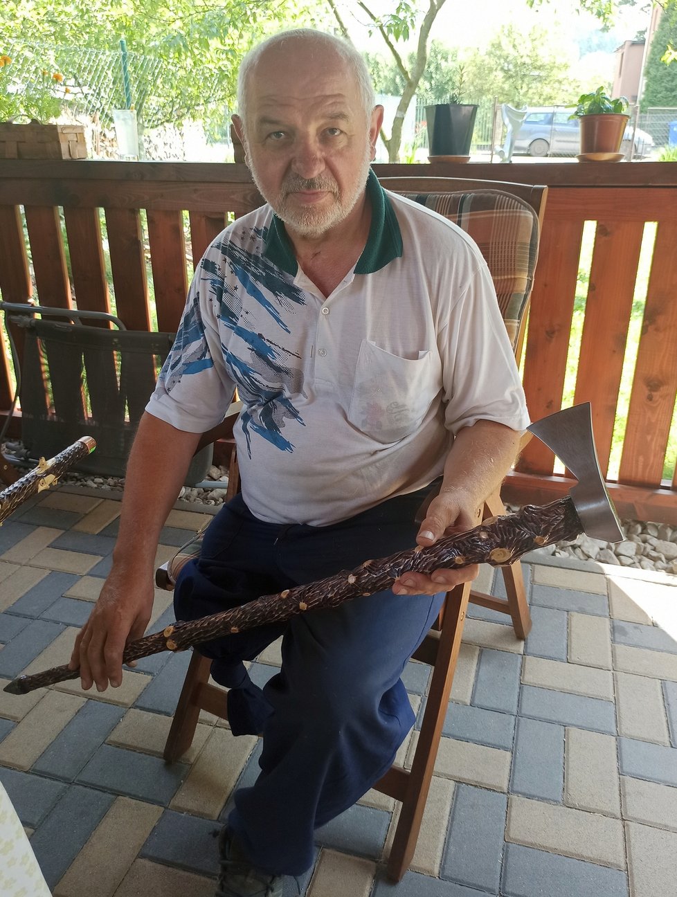 Stanislav Baselides (70) z Jablunkova vyřezává originální špacírky.