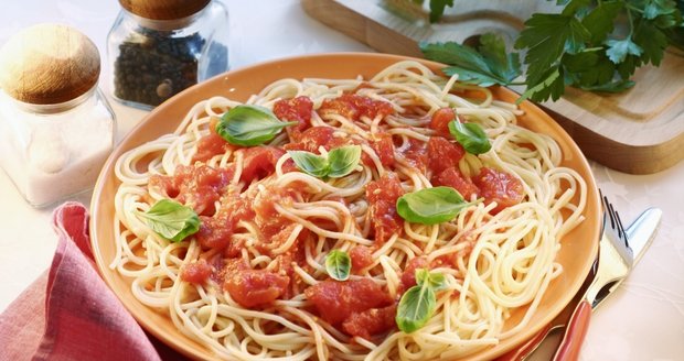 Hygienici varují: Pozor na špagety carbonara, hrozí salmonelóza