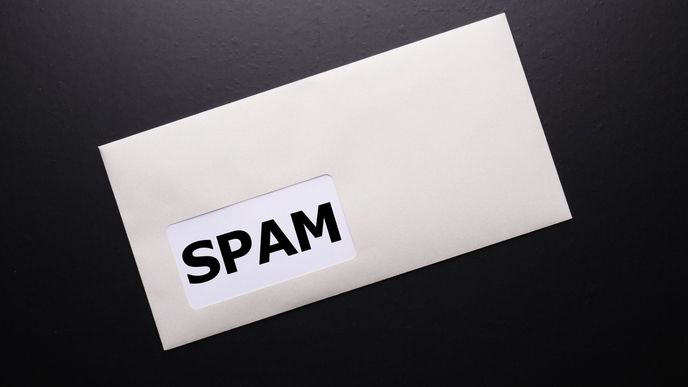 Teroristé psali e-maily tak, aby vypadaly jako spam