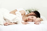 Spánek o páru prozradí víc než sex