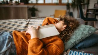 Nechce makat? Když vaše dospělé dítě otálí s hledáním práce, nemusí to být z lenosti Nechce makat? Když vaše dospělé dítě otálí s hledáním práce, nemusí to být z lenosti