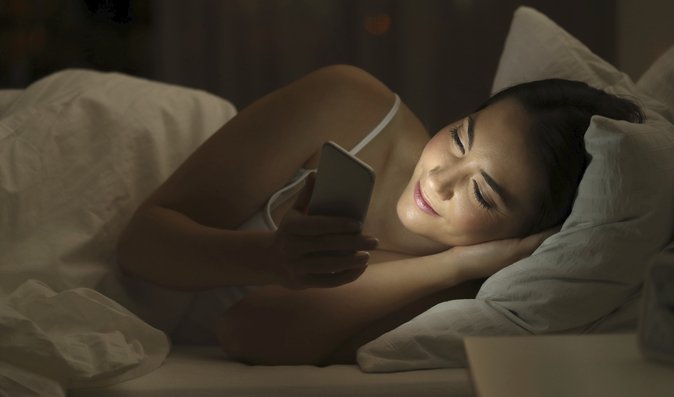 Každodenní spánek před televizí škodí víc, než si myslíte
