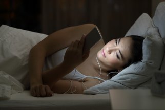 5 způsobů, jak vám tělo dává najevo, že málo spíte
