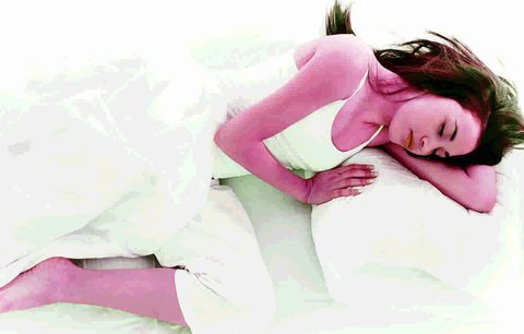 Poloha při spánku: Prozradí vaší povahu i zdravotní problém