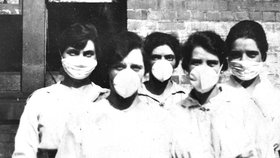 Během Španělské chřipky zemřelo ve světě 20 až 50 milionů lidi.