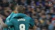 Valencia - Real Madrid: Střídající Kovačič přiťukl balon Tonimu Kroosovi, který zamířil přesně k tyči - 1:4!