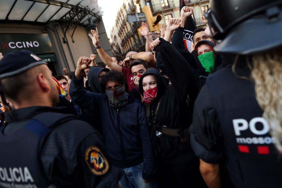 Policie se v Barceloně střetla se separatisty, 24 raněných.