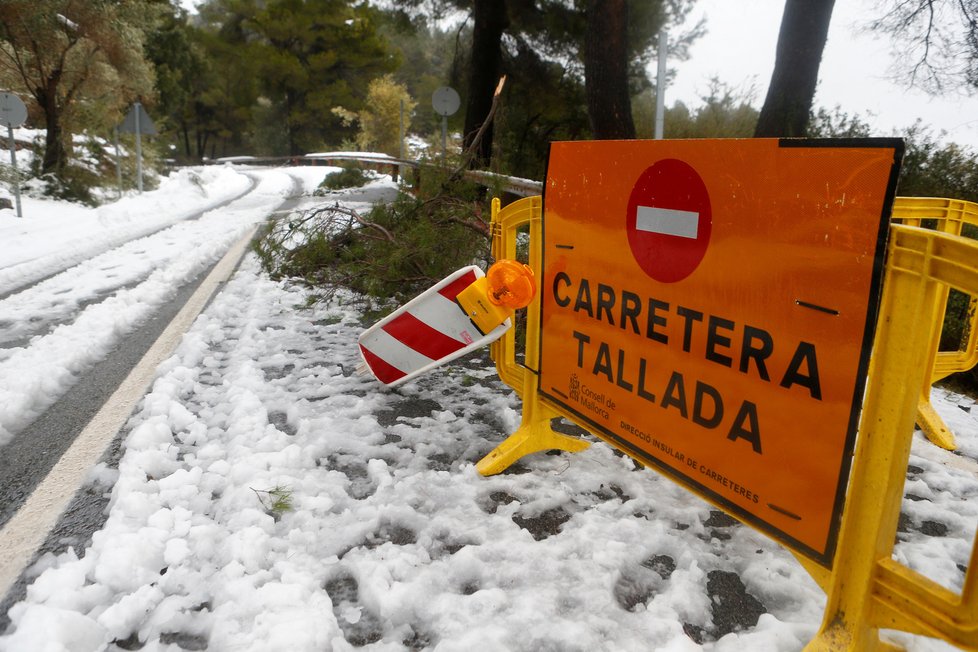 Španělsko včetně Mallorky se potýká se sněhem, (28.02.2023).