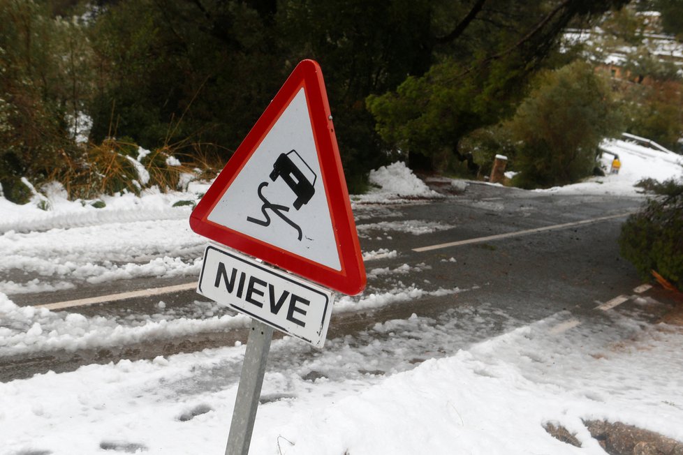 Španělsko včetně Mallorky se potýká se sněhem, (28.02.2023).