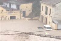 Šest mrtvých si už vyžádaly povodně ve Španělsku. Děsivé záběry ukazují sílu vody po přívalech deště